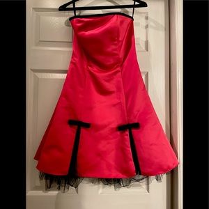 Cocktail dress fancy fancy…. In good condition!